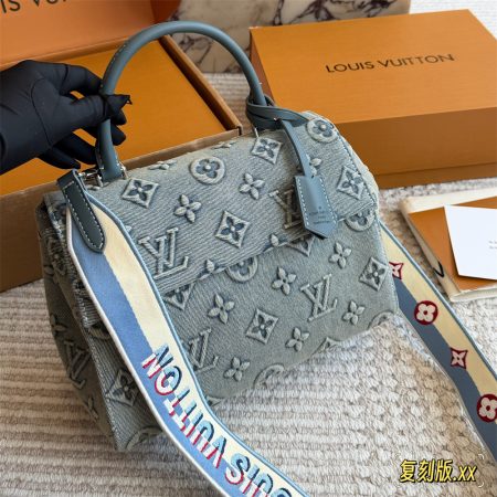 High quality Handbag size:26cm LOV #Z0638
