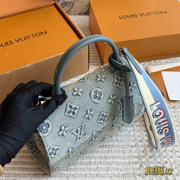 High quality Handbag size:26cm LOV #Z0638