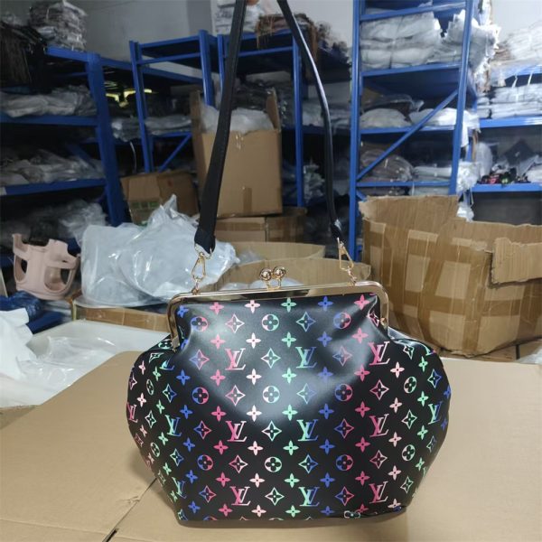 Wholesale fashion handbag size:43*33*20cm LOV #Z0676
