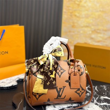 High quality handbag size:26*19cm LOV #Z0683