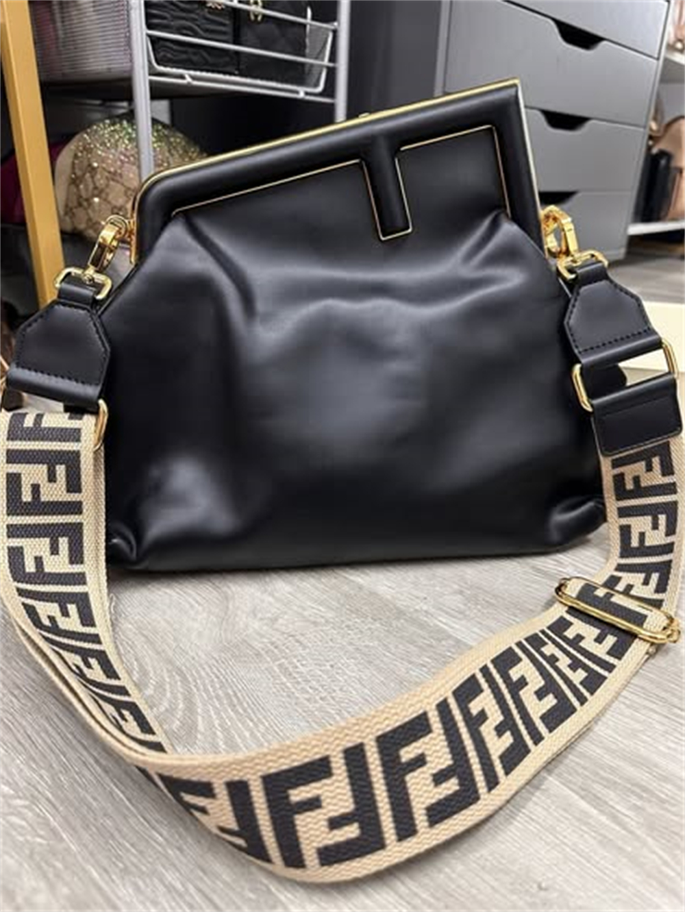 High quality shoulder bag size:32.5*15*23.5cm FEI #Z0702 - Image 1