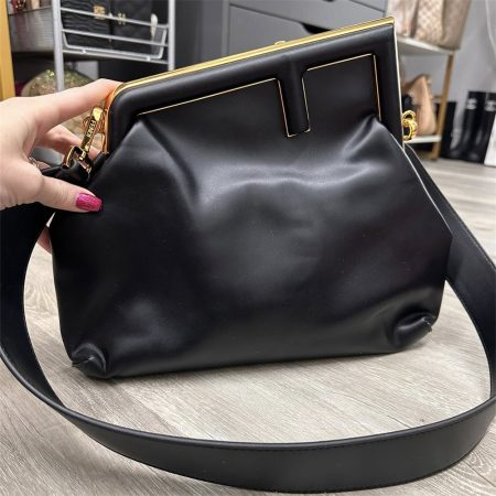 High quality shoulder bag size:26*18*9.5cm FEI #Z0707