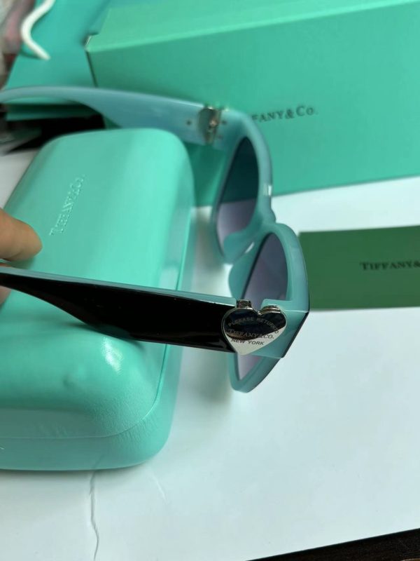 Wholesale Fashionable sunglasses GUI #A0446