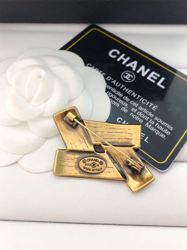 Wholesale Fashion Brooch CHL LHZ #A0820
