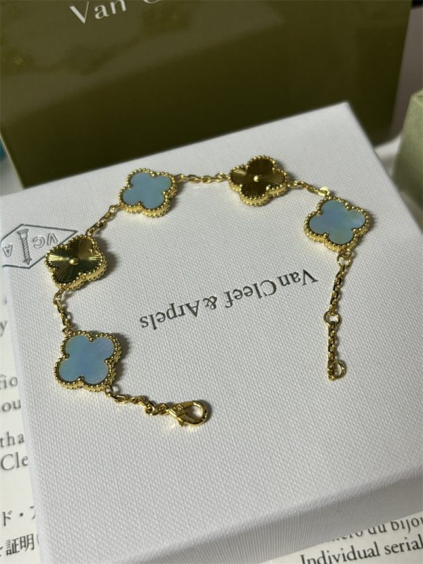 Wholesale Fashion Bracelet VAC #A0822