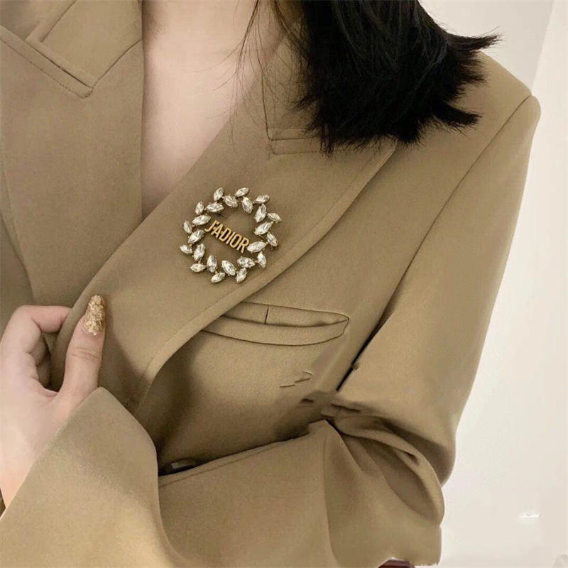 Wholesale Fashion Brooch DIR #A0363 - Image 3