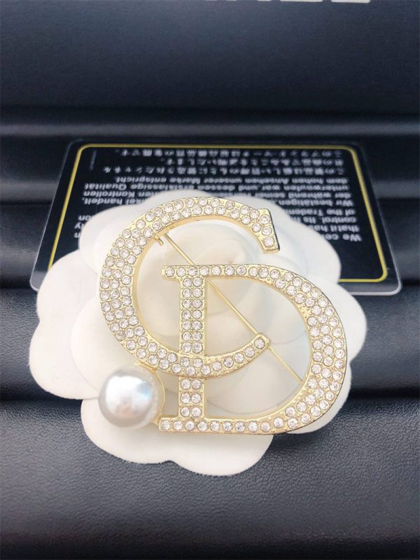Wholesale Fashion Brooch DIR LHZ #A0859