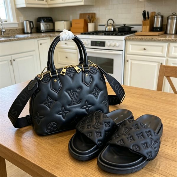 High quality slippers & shell bag set free shipping LOV #Z0711
