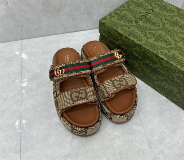 High quality slippers size:5-12 with box GUI #23542