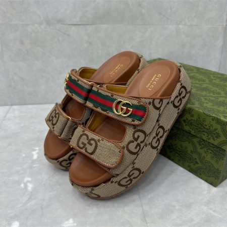 High quality slippers size:5-12 with box GUI #23542 - Image 3