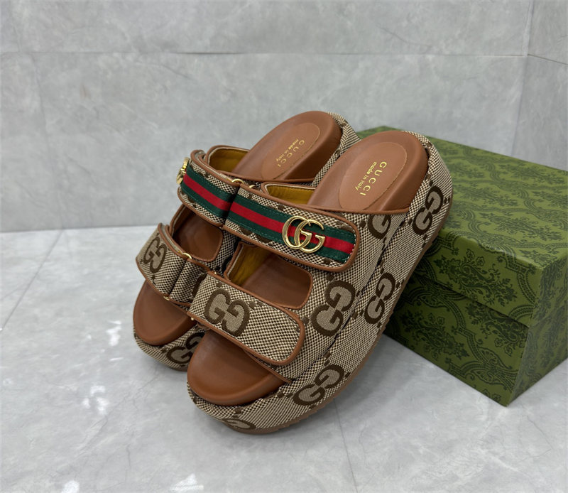 High quality slippers size:5-12 with box GUI #23542 - Image 3
