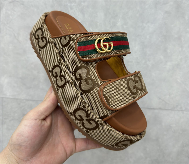 High quality slippers size:5-12 with box GUI #23542 - Image 4