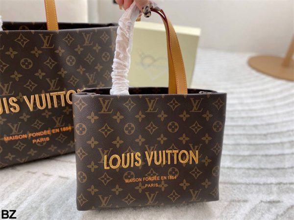 High quality Tote bag size:25cm/37cm/41cm LOV MLB #25410