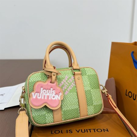 High quality shoulder bag size:20*14cm LOV #31466 - Image 2