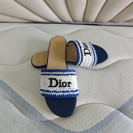 High quality slippers size:5-12 with box DIR #31477 - Image 2