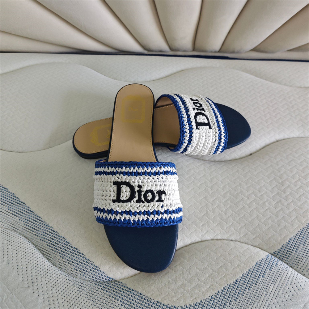 High quality slippers size:5-12 with box DIR #31477 - Image 2