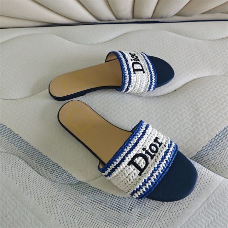 High quality slippers size:5-12 with box DIR #31477 - Image 4