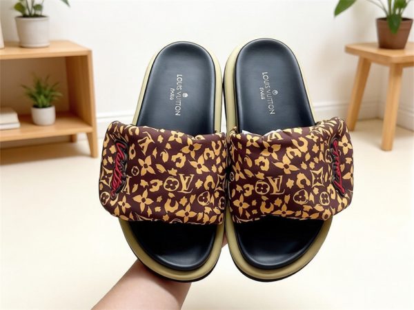 High quality couple slippers size:5-12 with box LOV #31480