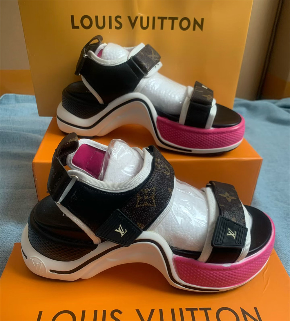 High quality sandals size:5-11 with box LOV #31487 - Image 2