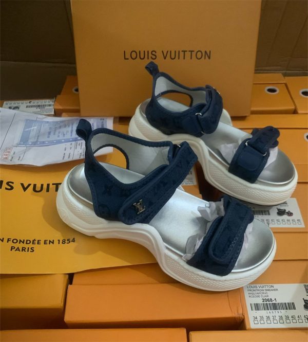 High quality sandals size:5-11 with box LOV #31487