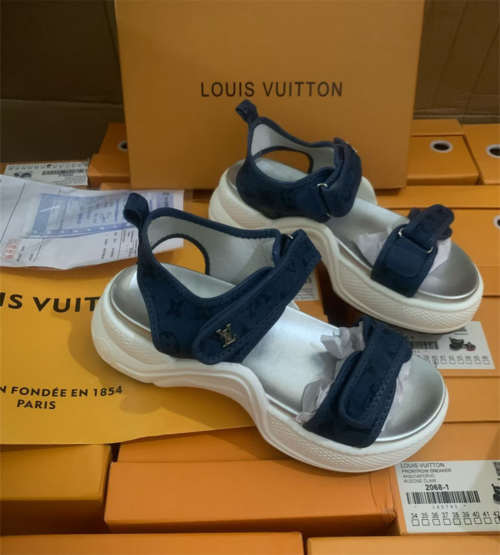High quality sandals size:5-11 with box LOV #31487 - Image 3