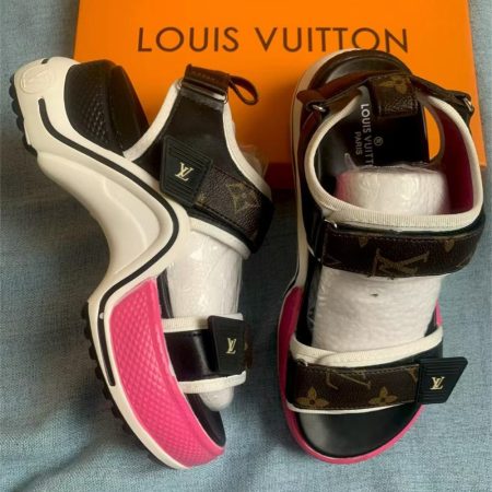 High quality sandals size:5-11 with box LOV #31487 - Image 4