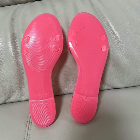 High quality slipper size:5-10 with box CHL #31491 - Image 4