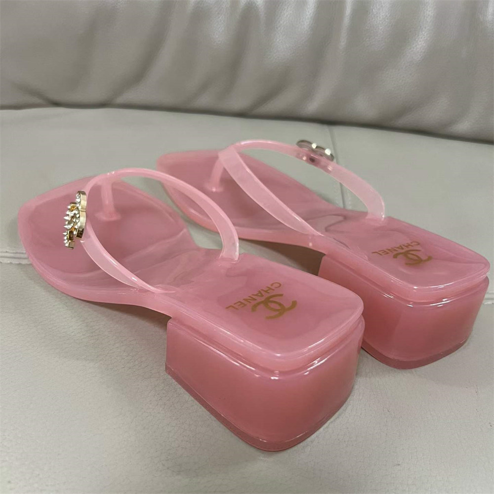 High quality slipper size:5-10 with box CHL #31493 - Image 4