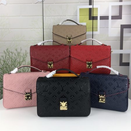 Top quality messenger bag size:25*19*9cm LOV #31507