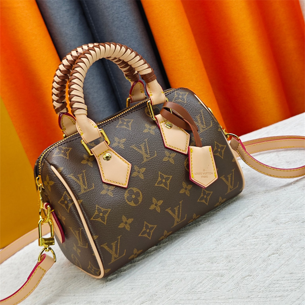 Top quality shoulder bag size:20.5*13.5cm LOV #31547 - Image 2