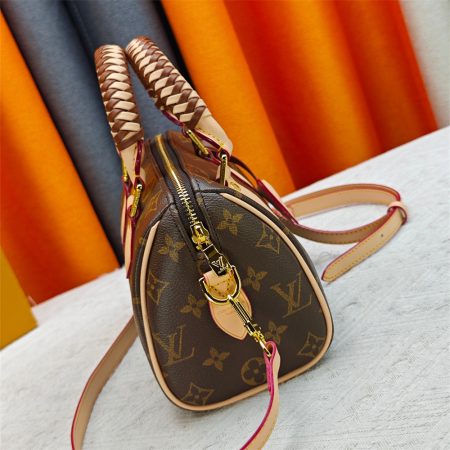 Top quality shoulder bag size:20.5*13.5cm LOV #31547 - Image 3