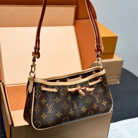 High quality shoulder bag size:26*13cm LOV #31559