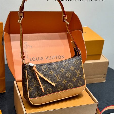 High quality shoulder bag size:23.5*13.5cm LOV #31560