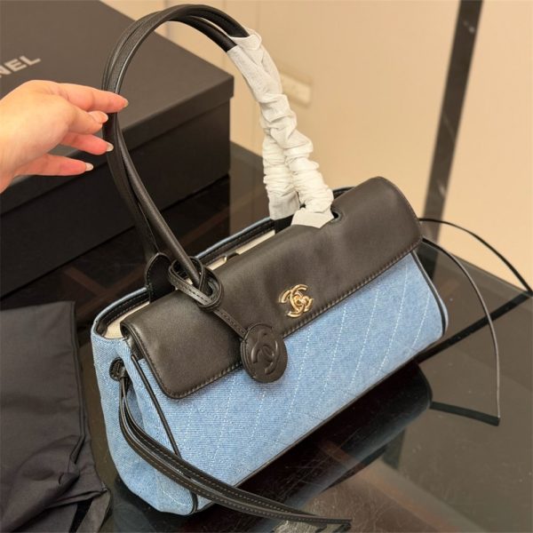 High quality Tote Bag size:31*18cm CHL #31585