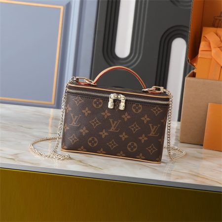 Top quality makeup bag size:11.5*6.5*19cm LOV #31619