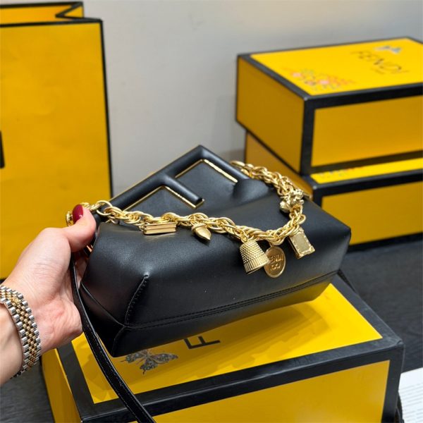 High quality shoulder bag size:22*18cm FEI #31622