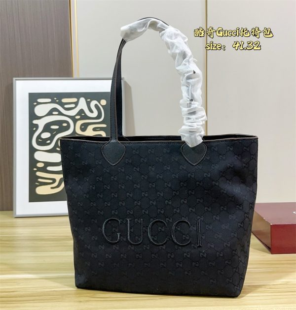 High quality Tote bag size:41*32cm GUI #31632