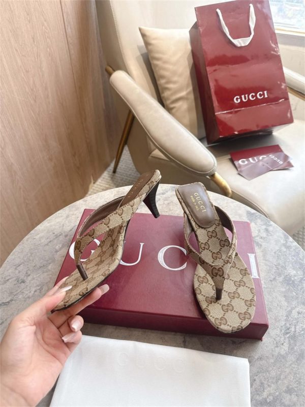 High quality slippers size:5-11 with box GUI #C0586