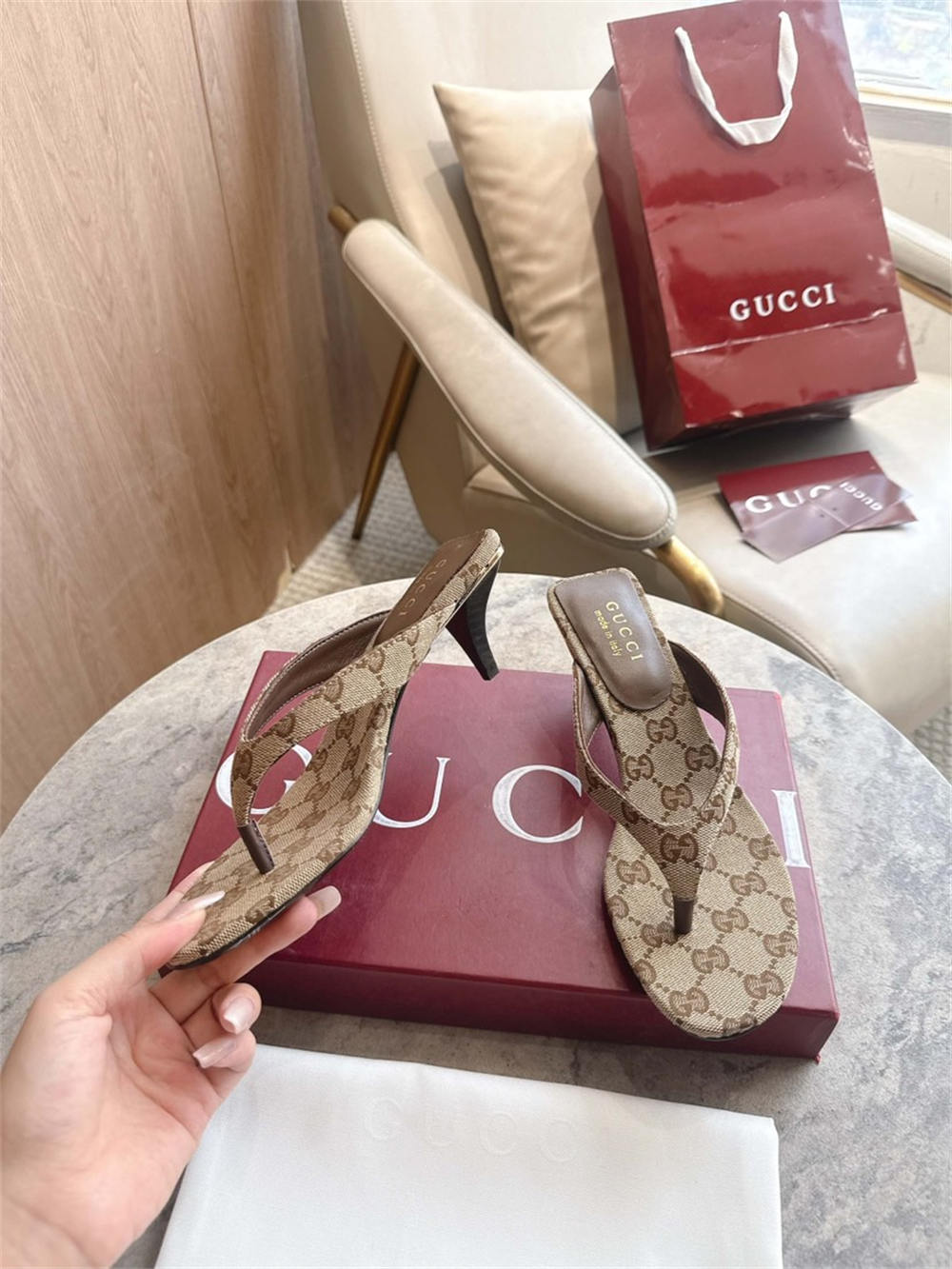 High quality slippers size:5-11 with box GUI #C0586 - Image 2