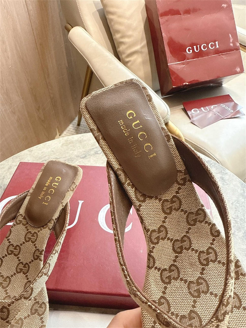 High quality slippers size:5-11 with box GUI #C0586 - Image 3