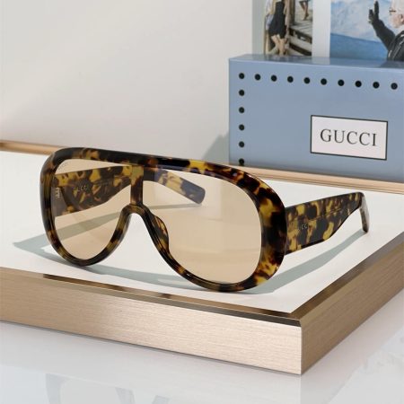 High quality sunglass with box GUI #C0733 - Image 2