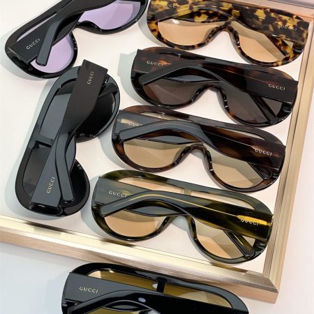 High quality sunglass with box GUI #C0733 - Image 3