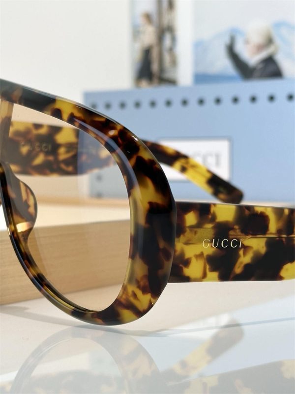 High quality sunglass with box GUI #C0733