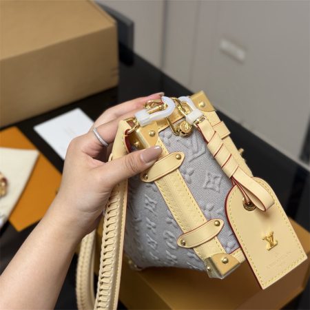 High quality shoulder bag size:23*16cm LOV #Z0788