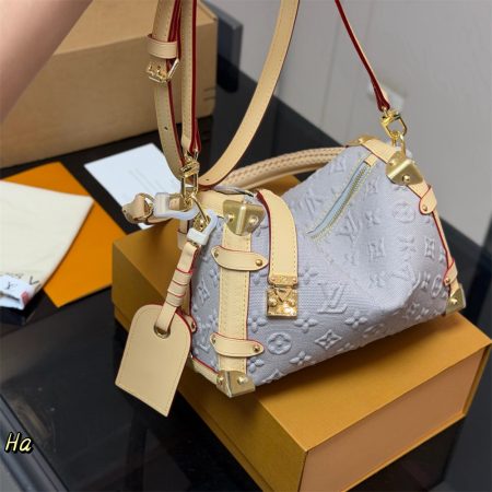 High quality shoulder bag size:23*16cm LOV #Z0788 - Image 2
