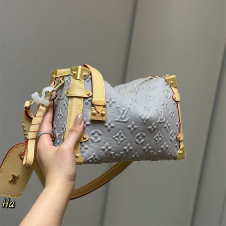 High quality shoulder bag size:23*16cm LOV #Z0788 - Image 3