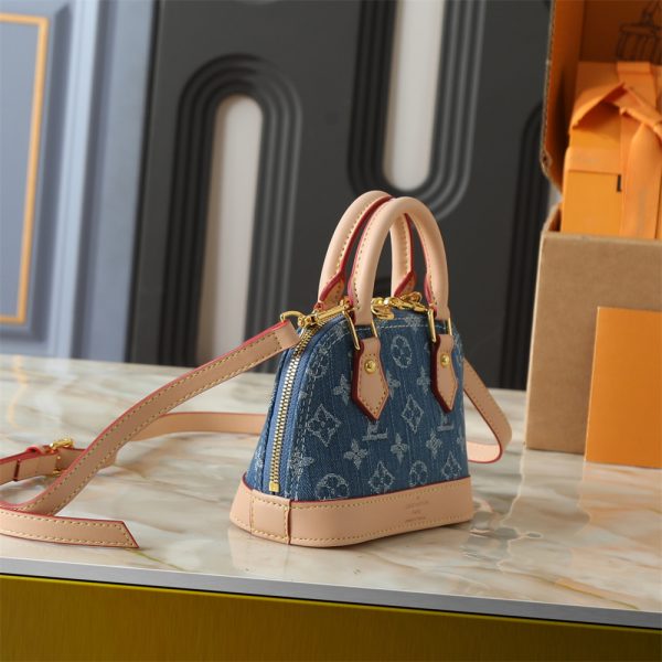 High quality shell bag size:18*12*8cm LOV #Z0793