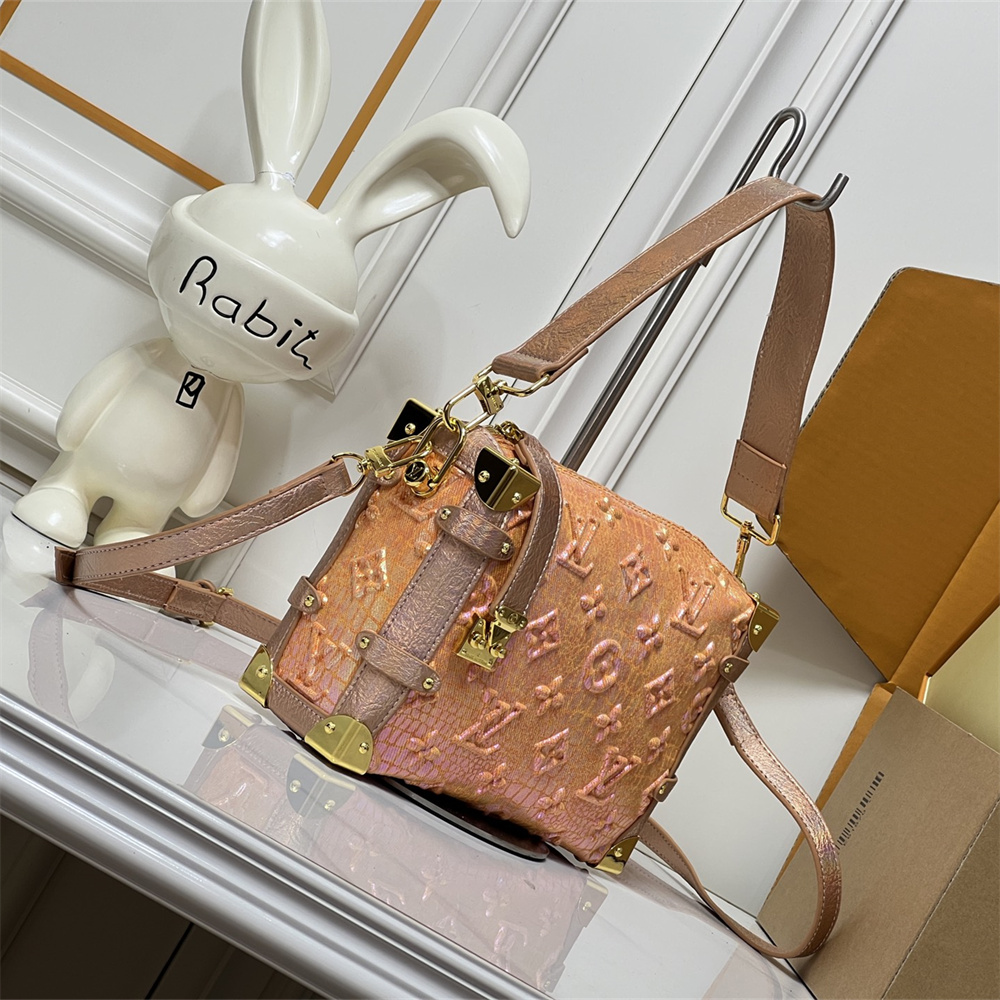 High quality shoulder bag size:21*14*6cm LOV #Z0800 - Image 2