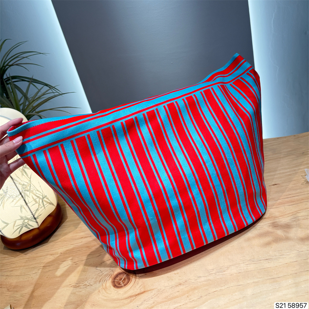High quality Tote bag size:35*36cm CHL #Z0832 - Image 2