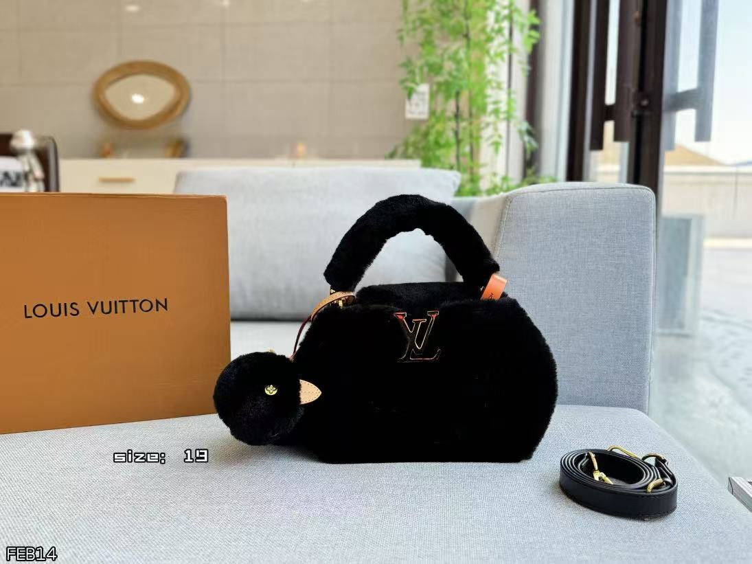 L Capusnow Handbag 19CM#436573 - Image 3